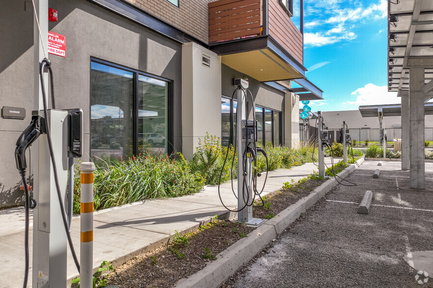 2575 Railroad Ave, Pittsburg, CA à louer - Photo de l’immeuble – Image 3 sur 28