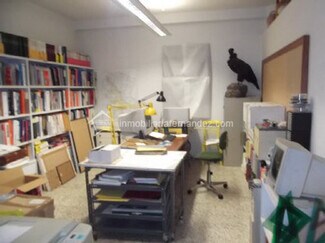 Plus de détails pour Bureau, Local commercial à louer