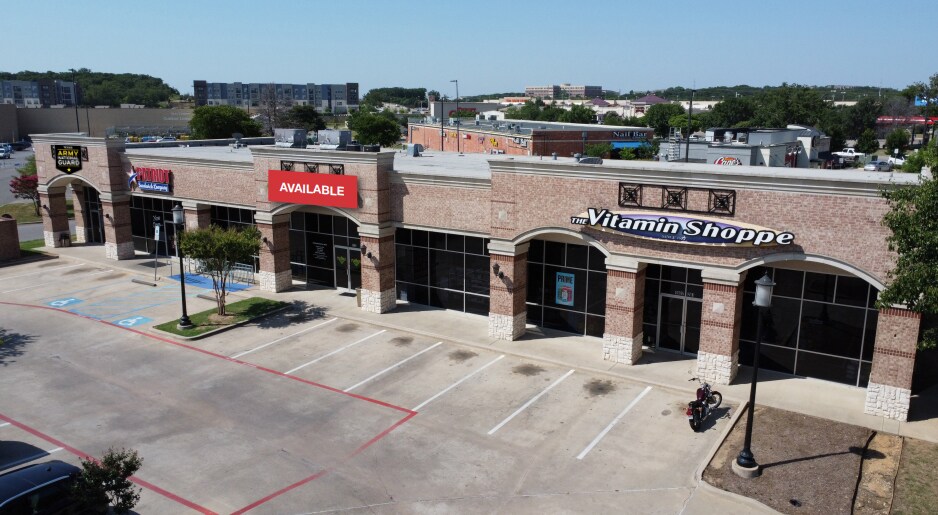1507 S Loop 288, Denton, TX à louer - Photo de l’immeuble – Image 2 sur 2