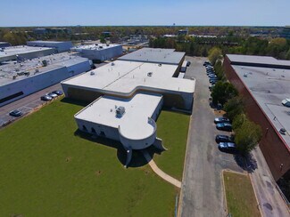 Plus de détails pour 65 Commerce Dr, Hauppauge, NY - Industriel/Logistique à louer
