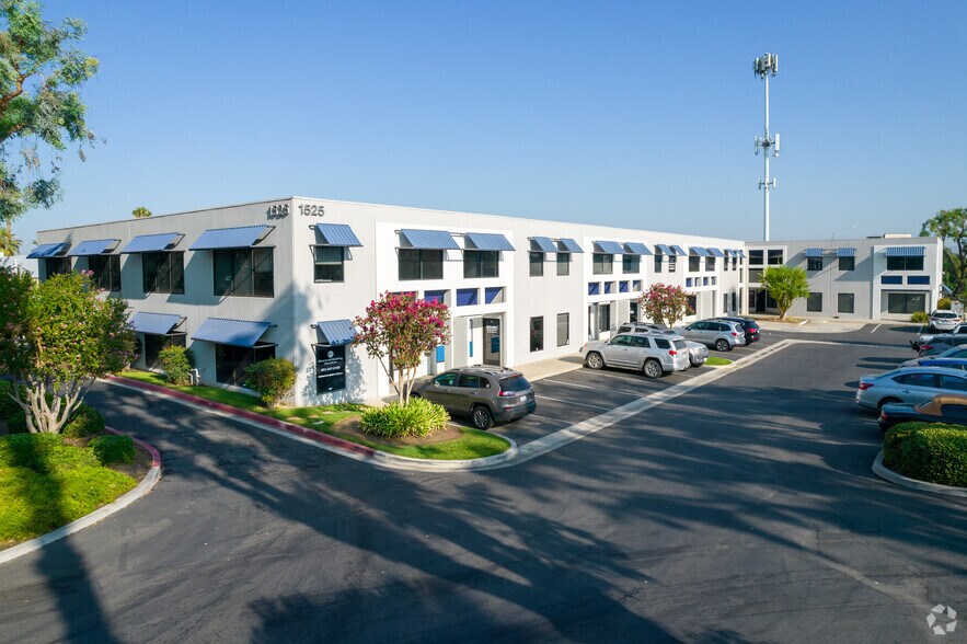 1525 3rd St, Riverside, CA à louer - Photo de l’immeuble – Image 2 sur 8