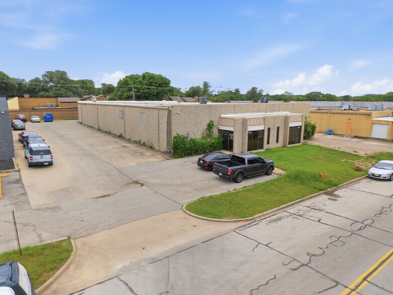 3106-3108 Garden Brook Dr, Farmers Branch, TX à vendre - Photo de l’immeuble – Image 3 sur 18