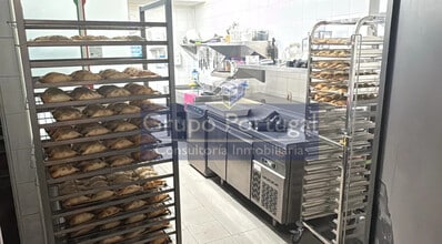 Local commercial dans Boadilla del Monte, Madrid à louer Photo intérieure– Image 2 sur 5