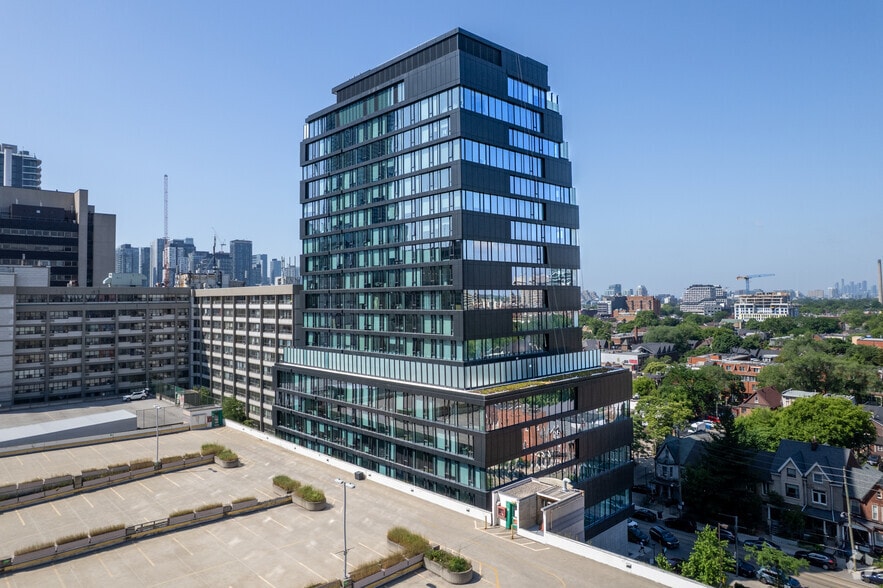193 McCaul St, Toronto, ON à louer - Photo de l’immeuble – Image 2 sur 3