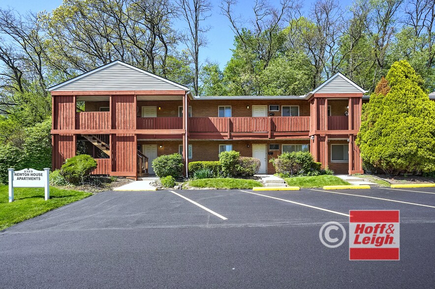2323 Newton St, Akron, OH à vendre - Photo de l’immeuble – Image 3 sur 32