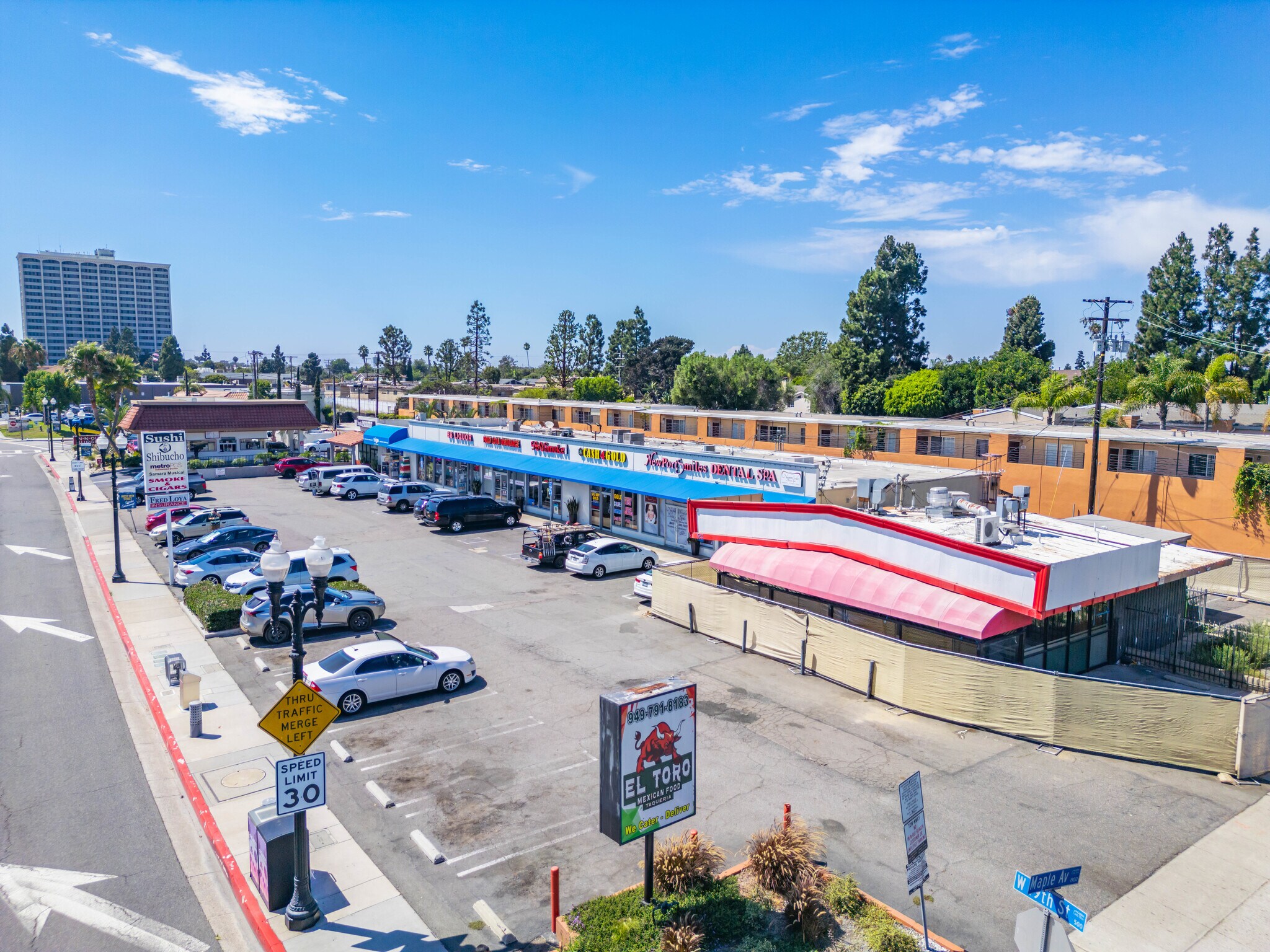 570-590 W 19th St, Costa Mesa, CA à vendre Photo principale– Image 1 sur 14