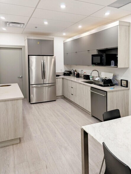 9525 201st St, Langley, BC à louer - Photo de l’immeuble – Image 2 sur 13