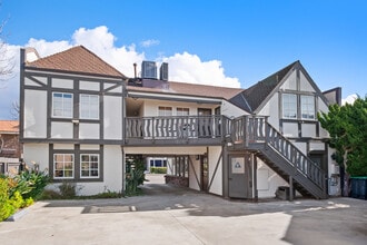 939 Glenneyre St, Laguna Beach, CA à louer Photo intérieure– Image 1 sur 12