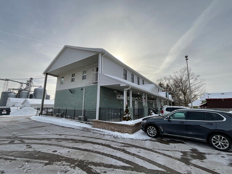 107 W Delaware, Decatur, MI à vendre - Photo de l’immeuble – Image 2 sur 18