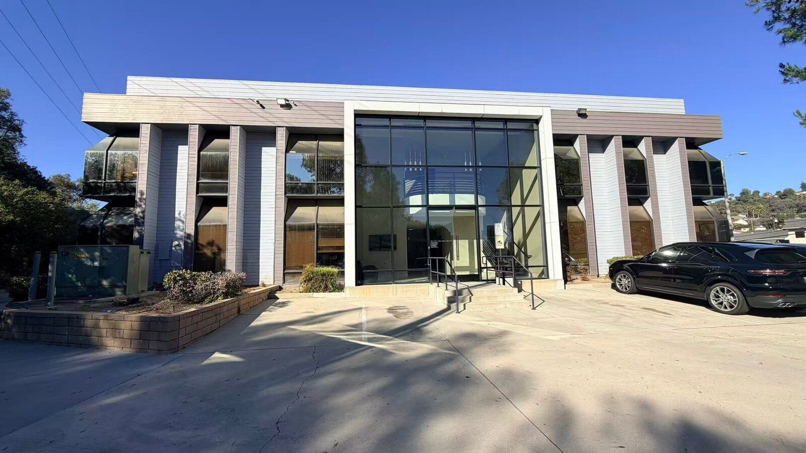 3333 S Brea Canyon Rd, Diamond Bar, CA 91765 - Lot 103 -  - Photo intérieure - Image 1 of 14