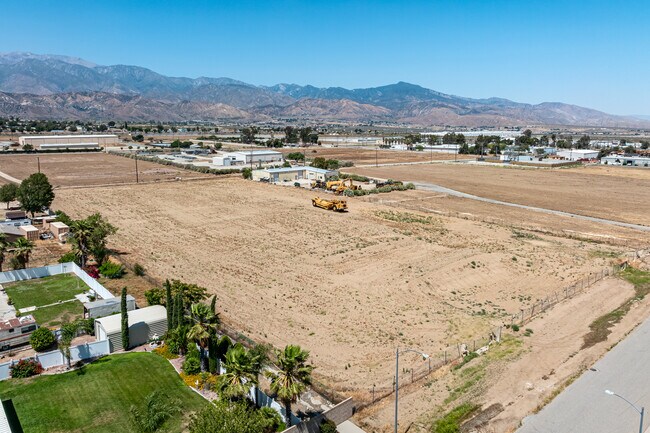 Plus de détails pour NWQ Charles St. & S. Hathaway St, Banning, CA - Terrain à vendre