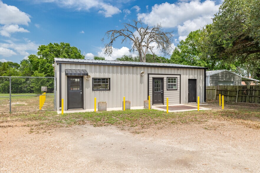 530 Seydler st, Gonzales, TX à vendre - Photo de l’immeuble – Image 2 sur 25