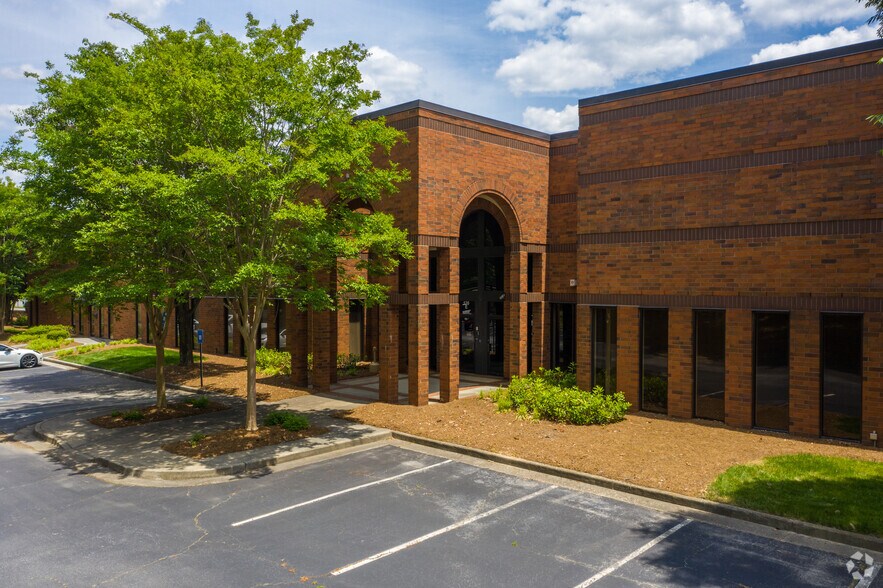 8055 Troon Cir, Austell, GA à louer - Photo principale – Image 1 sur 15