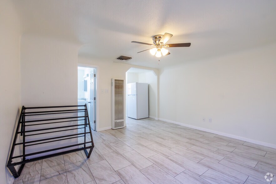 5800 Central Ave SW, Albuquerque, NM à vendre - Photo de l’immeuble – Image 3 sur 22