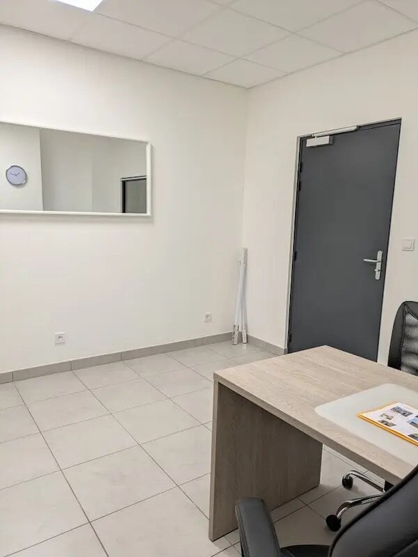 Plus de détails pour Bureau/Médical à louer