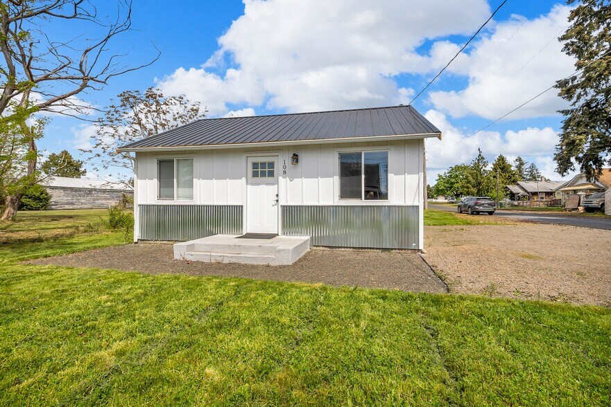 108 Centre S st, Rainier, WA à vendre - Photo de l’immeuble – Image 2 sur 12