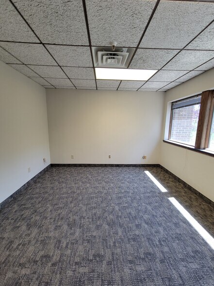 1815 S Northwestern Ave, Stillwater, MN à louer - Photo de l’immeuble – Image 3 sur 7