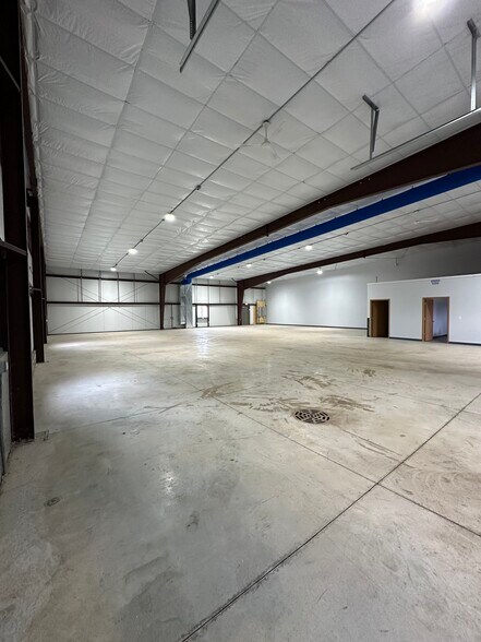 132-136 Hallberg St, Delavan, WI à louer - Photo de l’immeuble – Image 2 sur 15