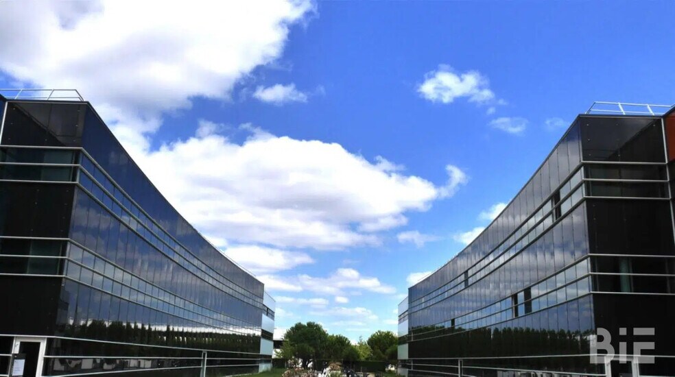 Bureau dans Mérignac à louer - Photo de l’immeuble – Image 1 sur 4