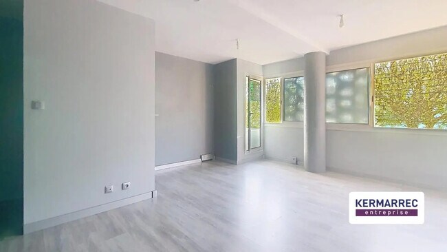 Plus de détails pour Bureau à vendre