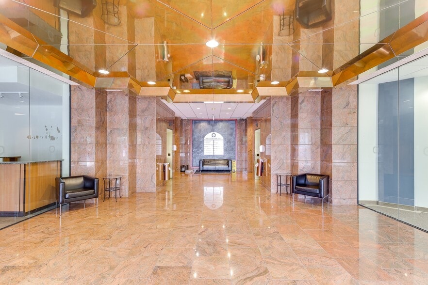 8815 Centre Park Dr, Columbia, MD à vendre - Photo intérieure – Image 3 sur 12