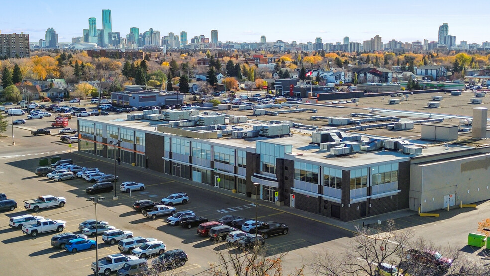 Groat Rd & 111 Av NW, Edmonton, AB à louer - Photo principale – Image 1 sur 69