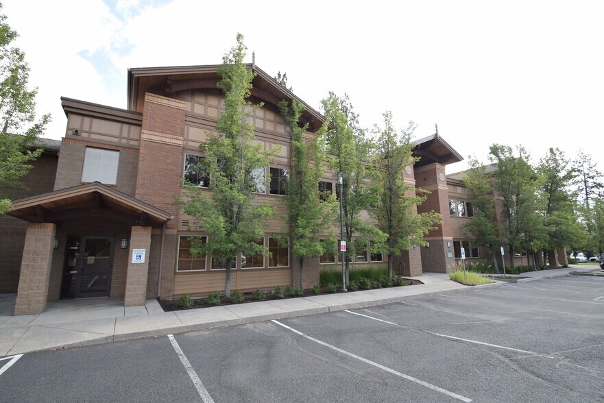 1475 SW Chandler Ave, Bend, OR à louer - Photo de l’immeuble – Image 1 sur 13