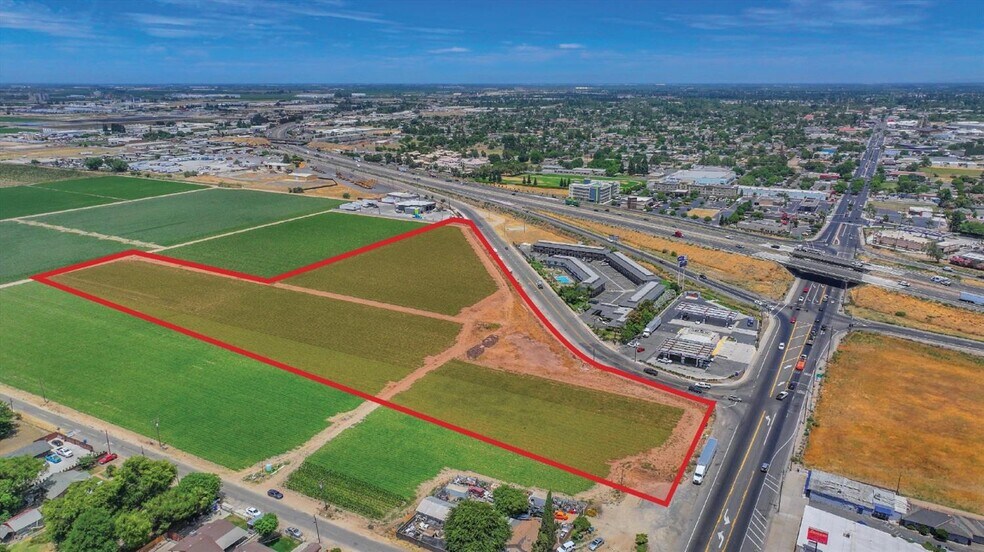 2333 Lander Ave, Turlock, CA à vendre - Aérien – Image 2 sur 6