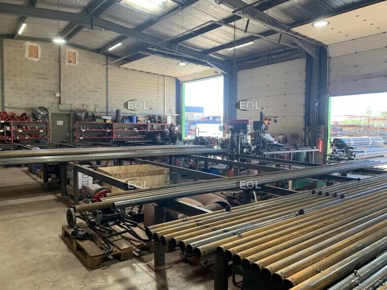 Local d'activités dans Le Thor à vendre - Photo intérieure – Image 2 sur 8