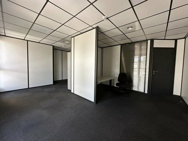Bureau dans Aix-en-Provence à louer - Photo de l’immeuble – Image 1 sur 10