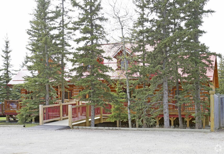 23 Burnside Dr, Rocky View Co, AB à louer - Photo de l’immeuble – Image 3 sur 3