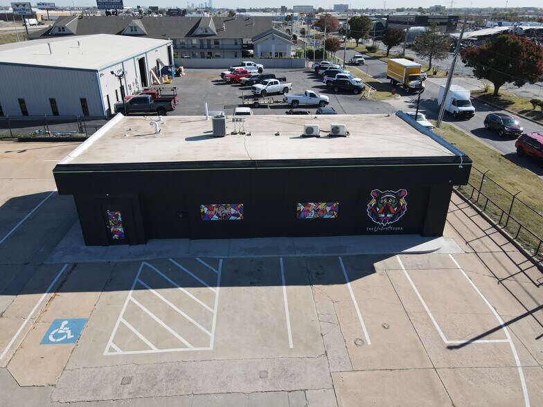 700 S MacArthur Blvd, Oklahoma City, OK à vendre - Photo de l’immeuble – Image 2 sur 15