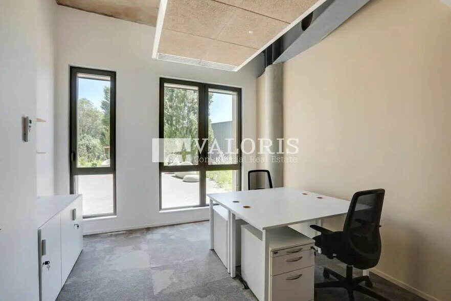 115 Rue Sans Souci, Limonest à louer - Photo de l’immeuble – Image 2 sur 15