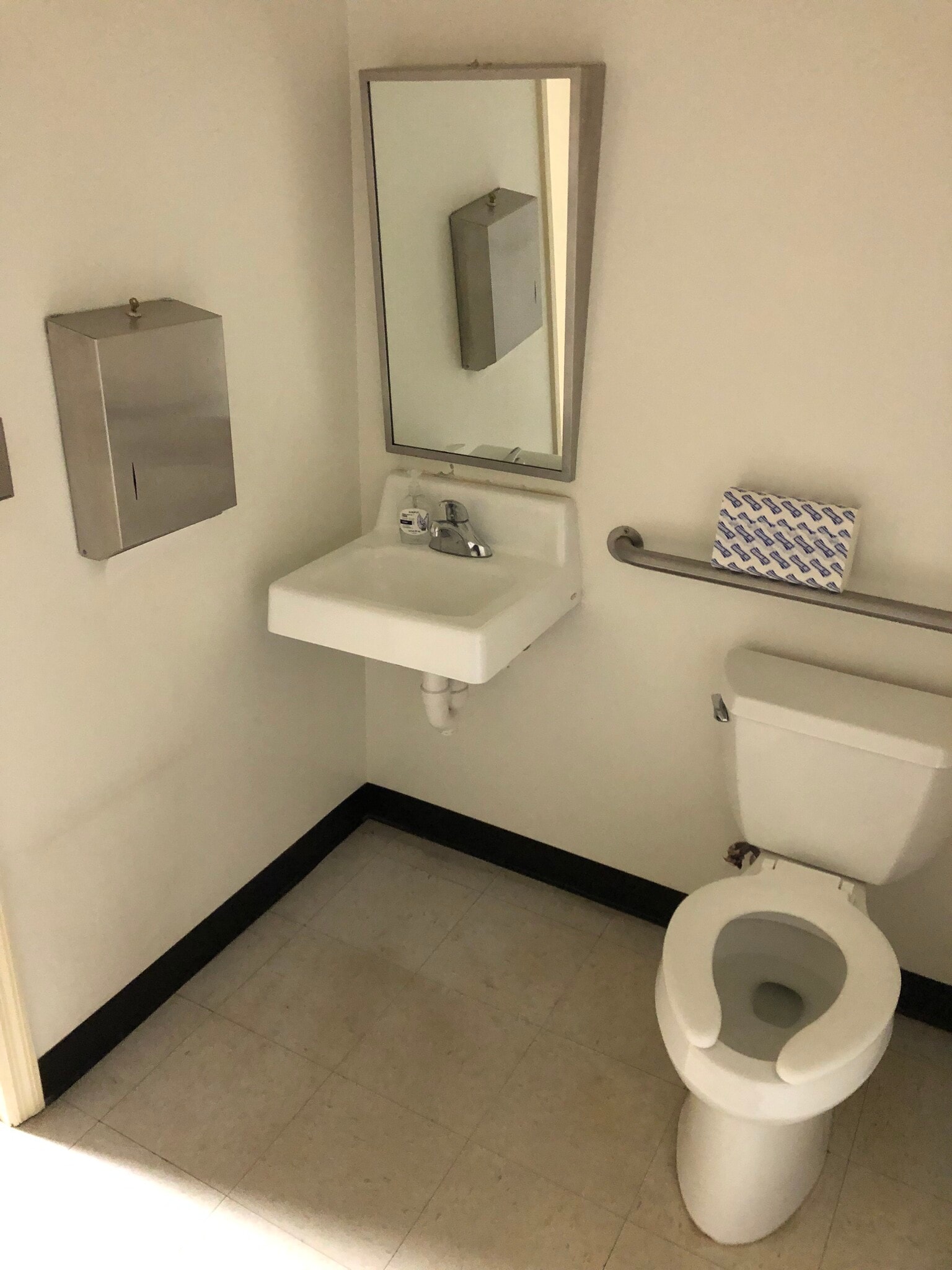 2583-2595 Jefferson Davis Hwy, Warrenville, SC à louer Photo intérieure– Image 1 sur 8