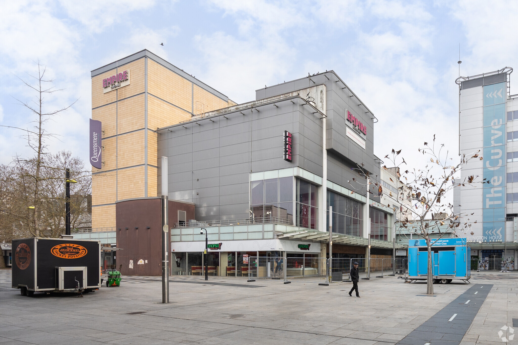 High St, Slough à louer Photo principale– Image 1 sur 3