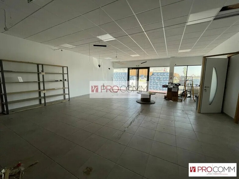 Local commercial dans Gellainville à vendre - Photo de l’immeuble – Image 2 sur 3