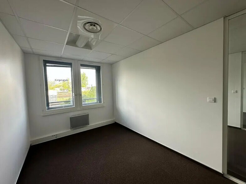Bureau dans Strasbourg à louer - Photo de l’immeuble – Image 3 sur 12