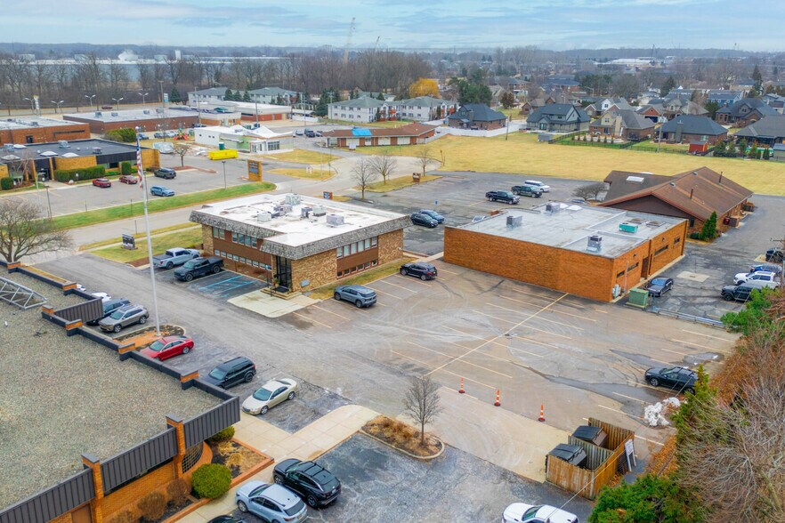 1600 Kingsway Ct, Trenton, MI à louer - Photo de l’immeuble – Image 3 sur 4