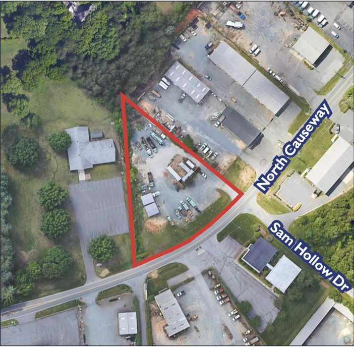 5118 N Causeway Rd, Winston-Salem, NC à louer Photo principale– Image 1 sur 3