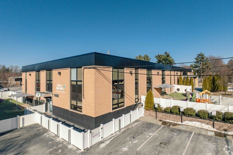 150 Coolidge Ave, Watertown, MA à louer - Photo principale – Image 1 sur 5