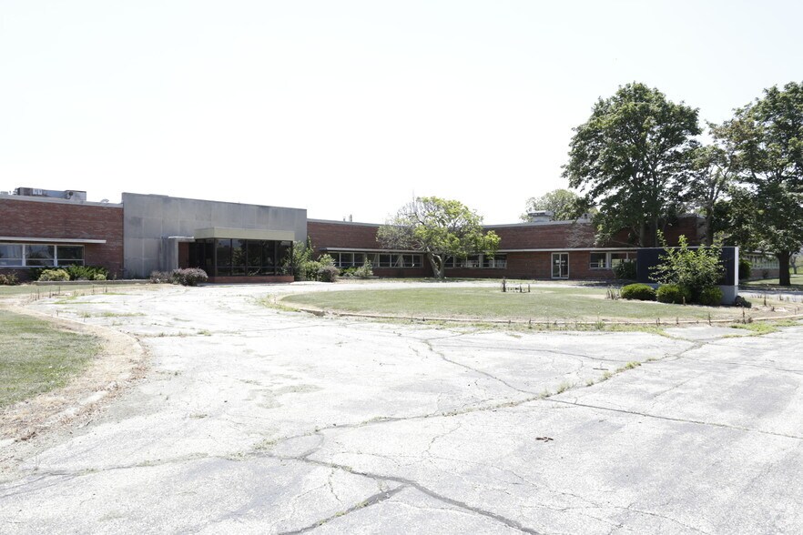1601 General Electric Rd, Bloomington, IL à vendre - Photo de l’immeuble – Image 3 sur 17