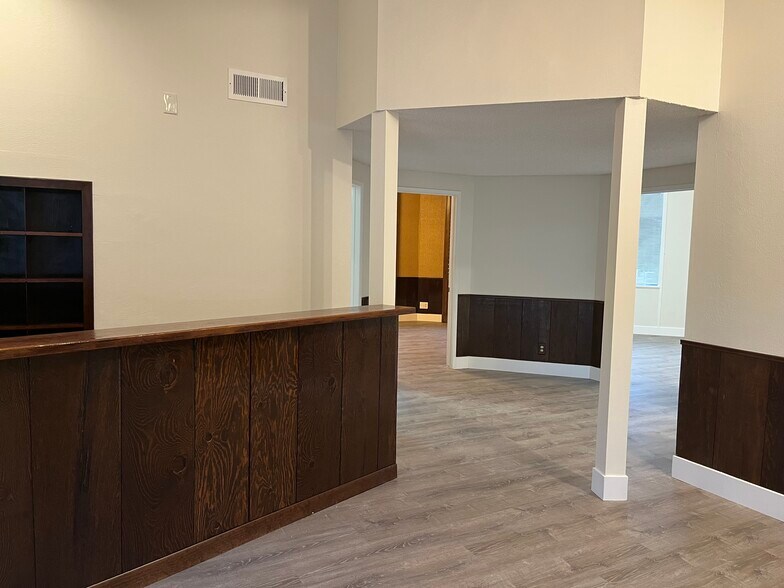 100 Olinda Pl, Brea, CA à louer - Photo de l’immeuble – Image 2 sur 55