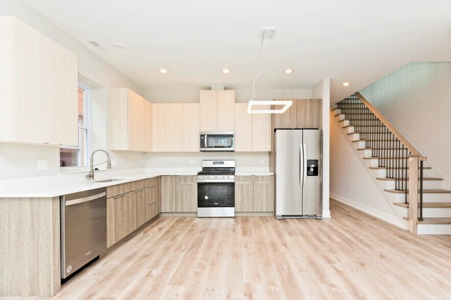 2725-2741 N Ashland Ave, Chicago, IL à vendre - Photo de l’immeuble – Image 2 sur 22