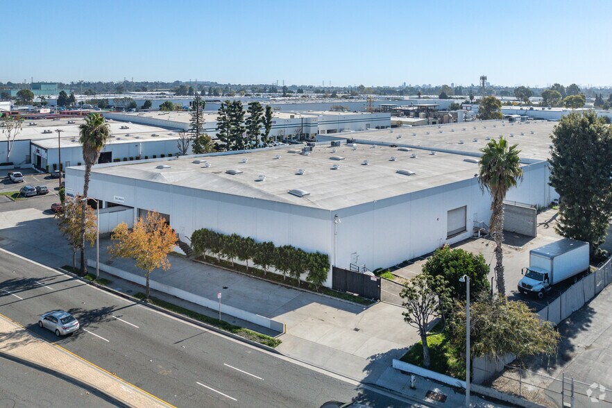 2640 E Del Amo Blvd, Compton, CA à louer - Photo de l’immeuble – Image 2 sur 4