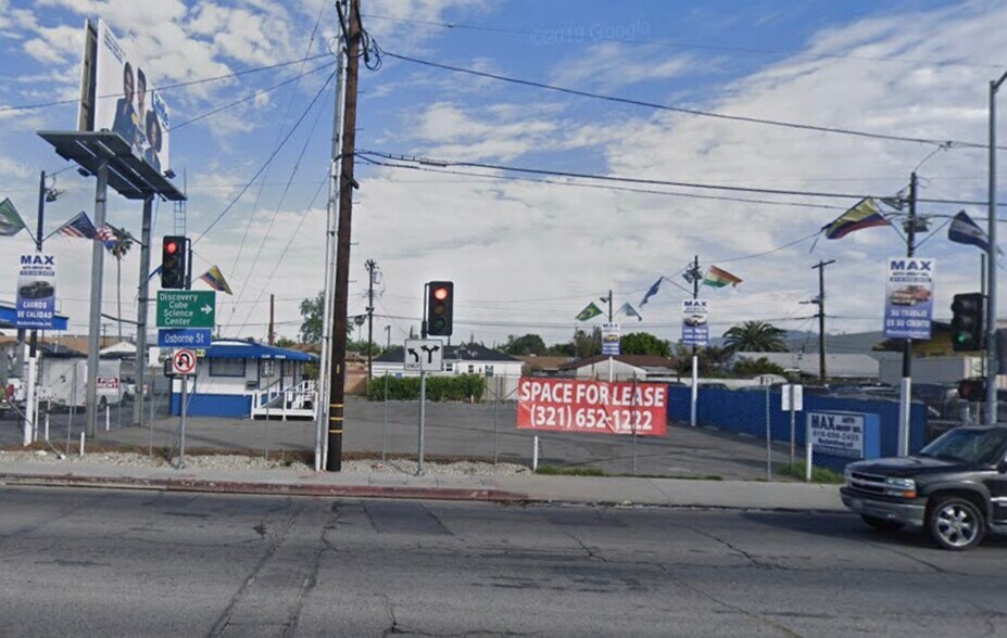 13243 Osborne St, Arleta, CA à louer - Photo de l’immeuble – Image 3 sur 44