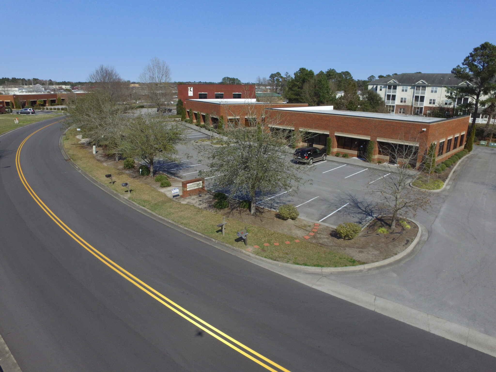 1316 Commerce Dr, New Bern, NC à louer Photo de l’immeuble– Image 1 sur 12