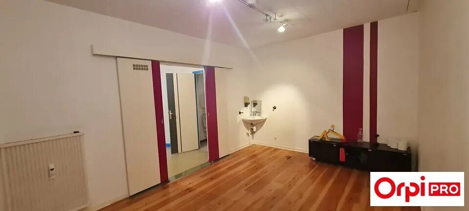 Local d'activités dans Saint-Brieuc à vendre - Photo de l’immeuble – Image 3 sur 7