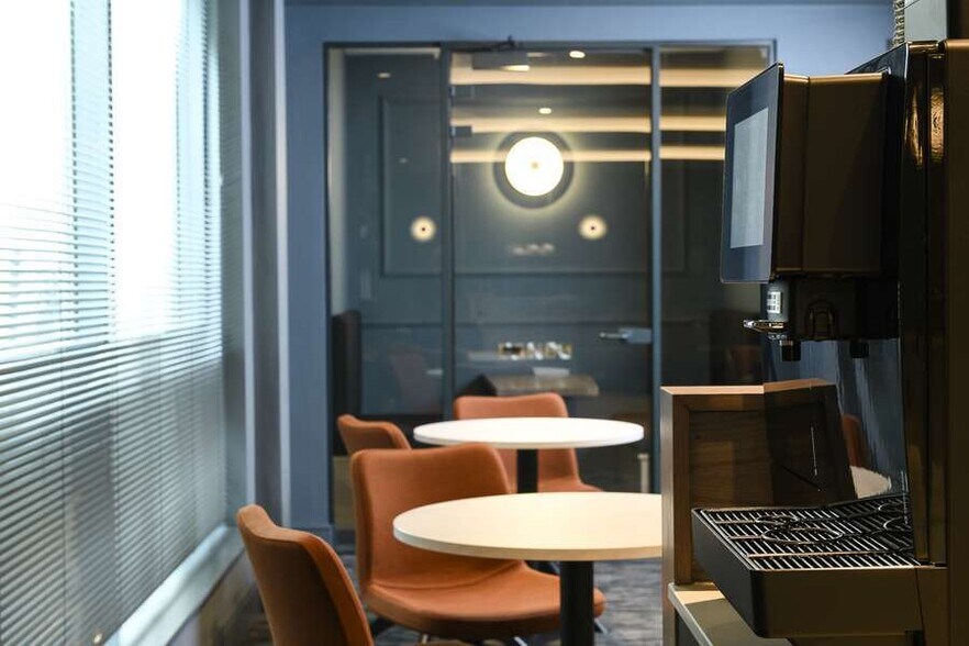 24 E Bridge St, Belfast à louer - Photo de l’immeuble – Image 1 sur 10