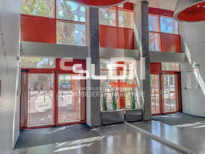 Bureau dans Lyon à louer - Hall d’entrée – Image 3 sur 10