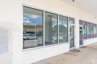 1700 W 49th St, Hialeah, FL à louer Photo intérieure– Image 2 sur 14